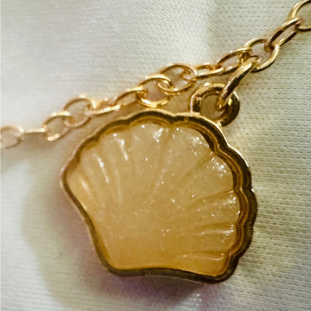NWT- Maurice's  Style Makers Pressed Flower Necklace with 7 charm pieces. - Picture 9 of 12